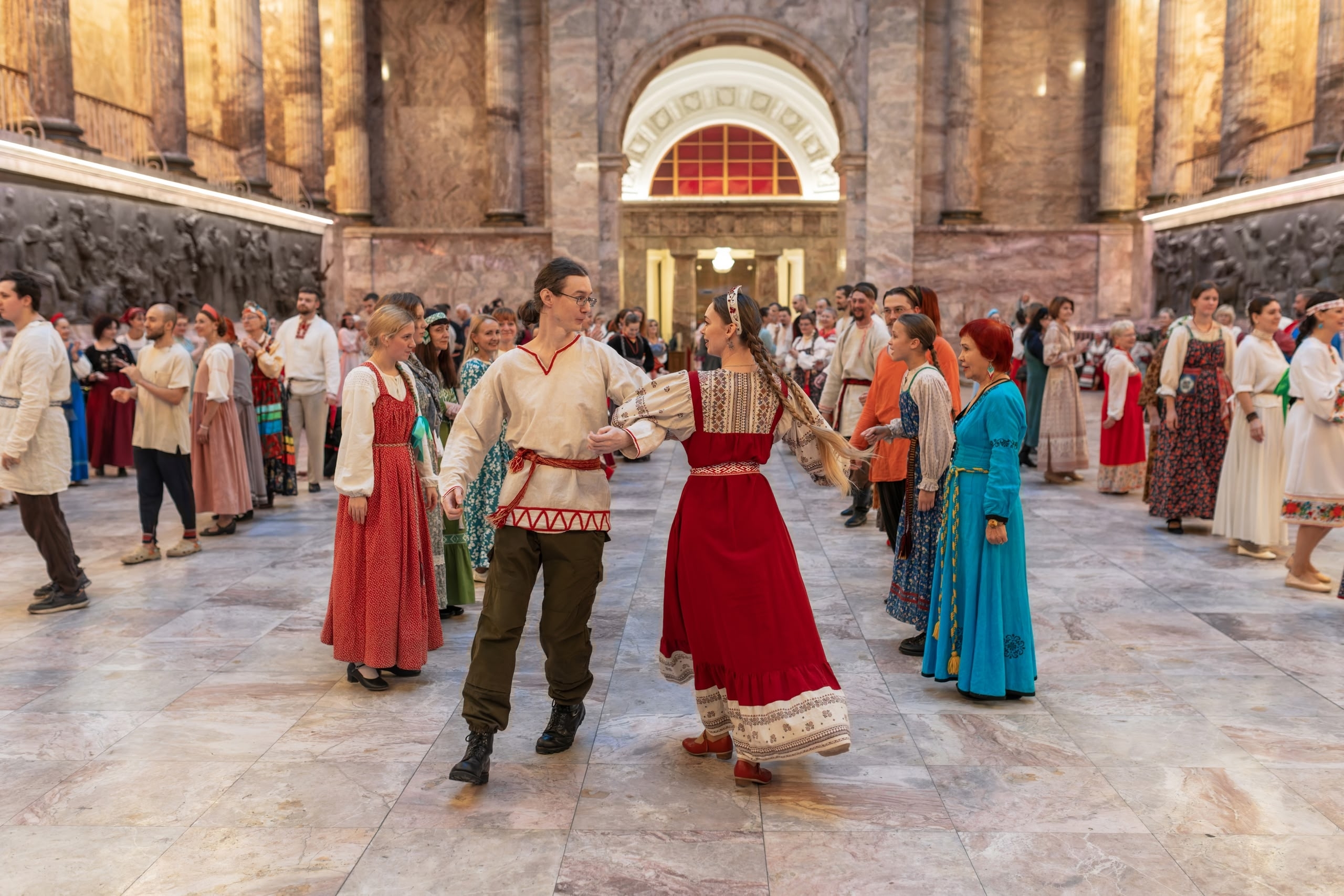 В Российском этнографическом музее проведут большое народное гулянье с песнями и хороводами1