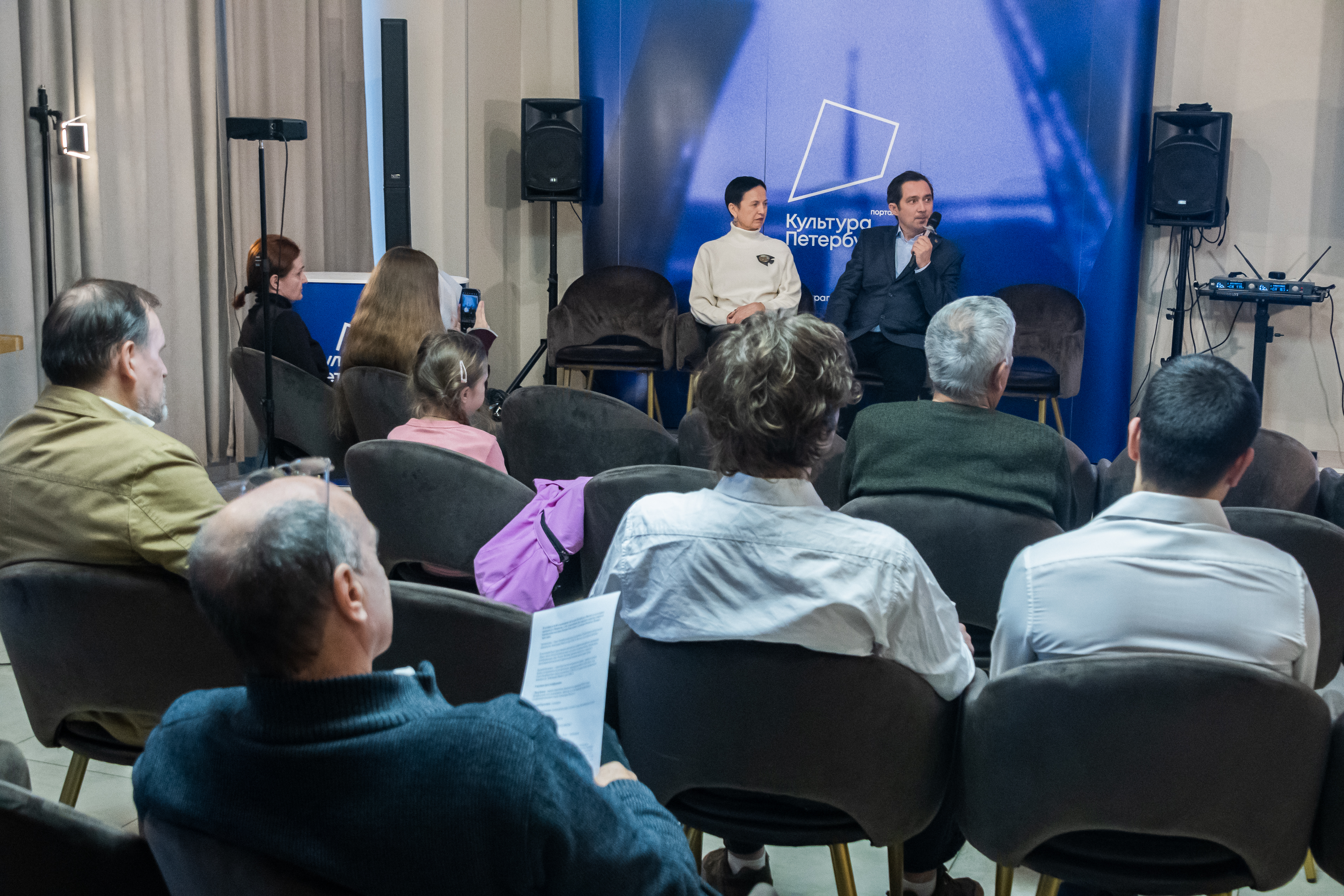 В медиацентре «Культура Петербурга» открылась выставка картин о героях разных эпох 10