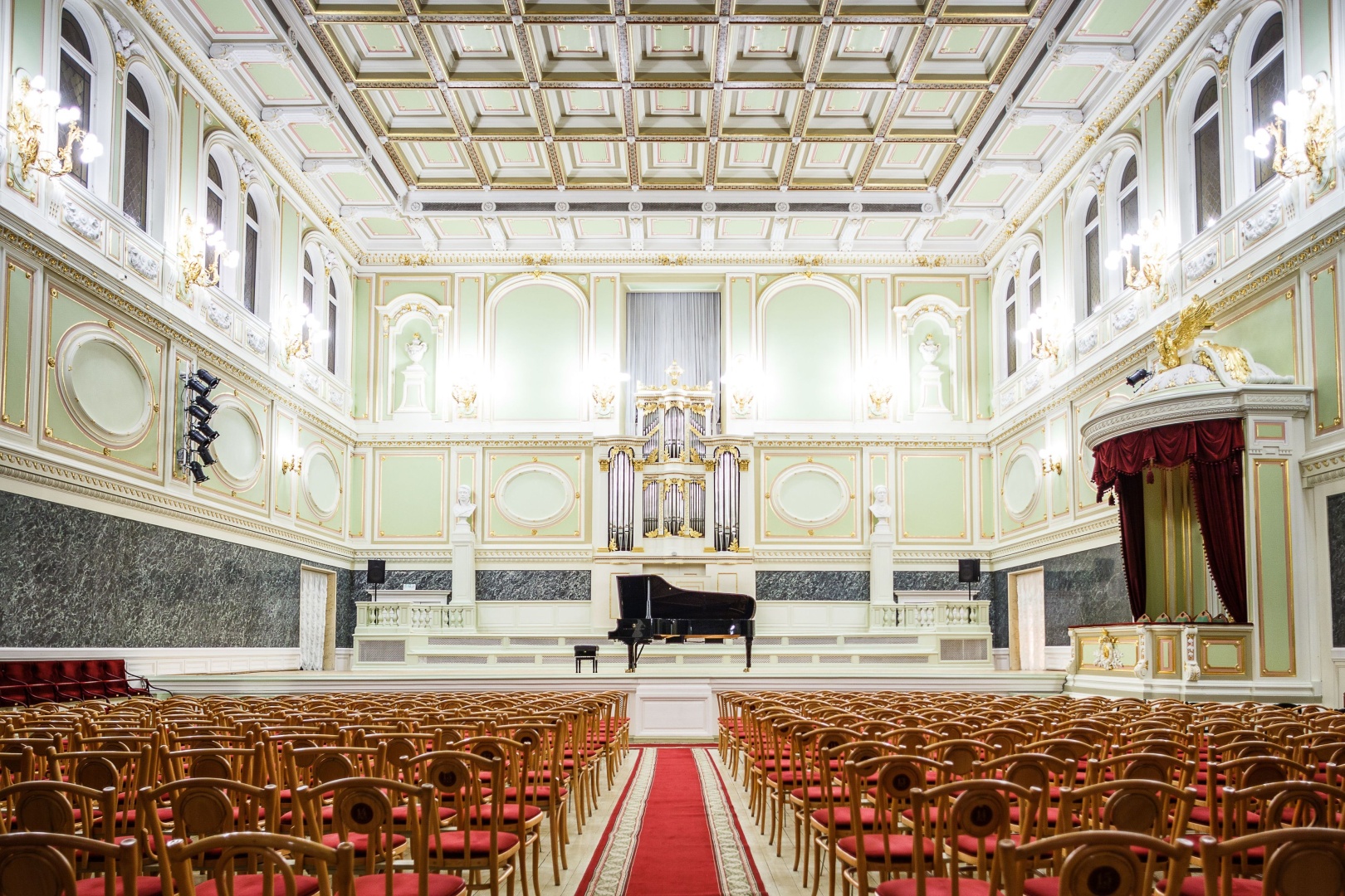 Капелла открывает цикл встреч-бесед «В предвкушении концерта: слушаем и понимаем музыку»