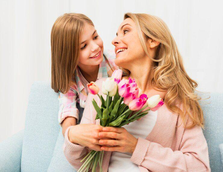 https://img.freepik.com/free-photo/satisfied-mom-with-tulips-looking-daughter_23-2148080494.jpg?t=st=1739446314~exp=1739449914~hmac=4e52c573add6e7d4139f8197abdfb17b19fe19ec3a3089c2fbd1dd74512432e9&w=740