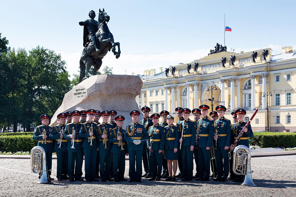 М. Николаев