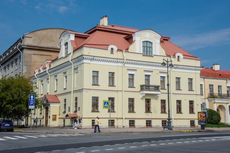 В преддверии Нового года в Музее семьи Рерихов открываются сразу две выставки