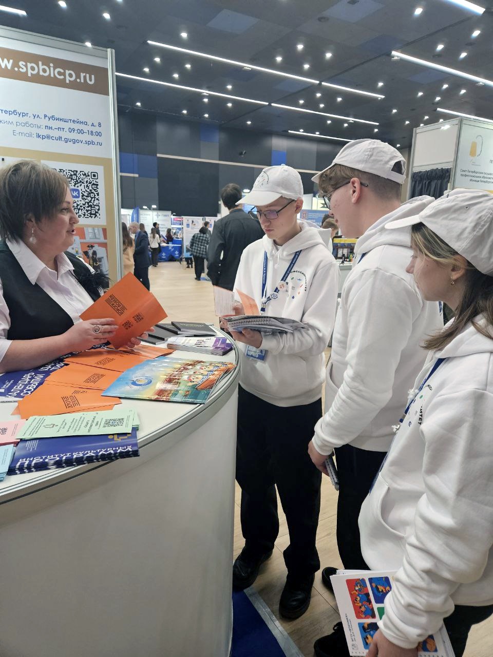 Институт культурных программ принял участие в Санкт-Петербургском международном научно-образовательном салоне3