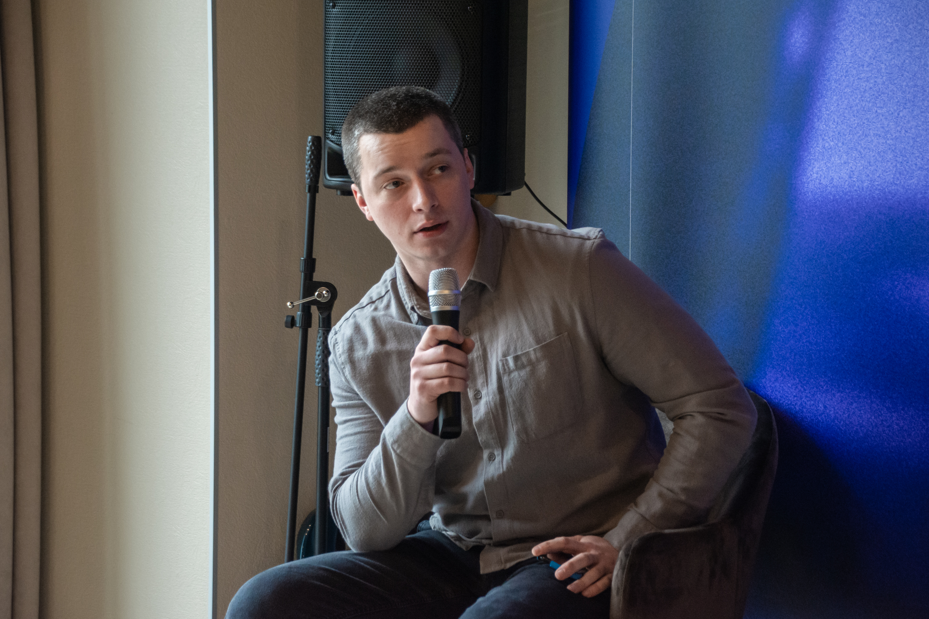 В медиацентре «Культура Петербурга» открылась выставка аэрозольной живописи Алены Логиновой 4