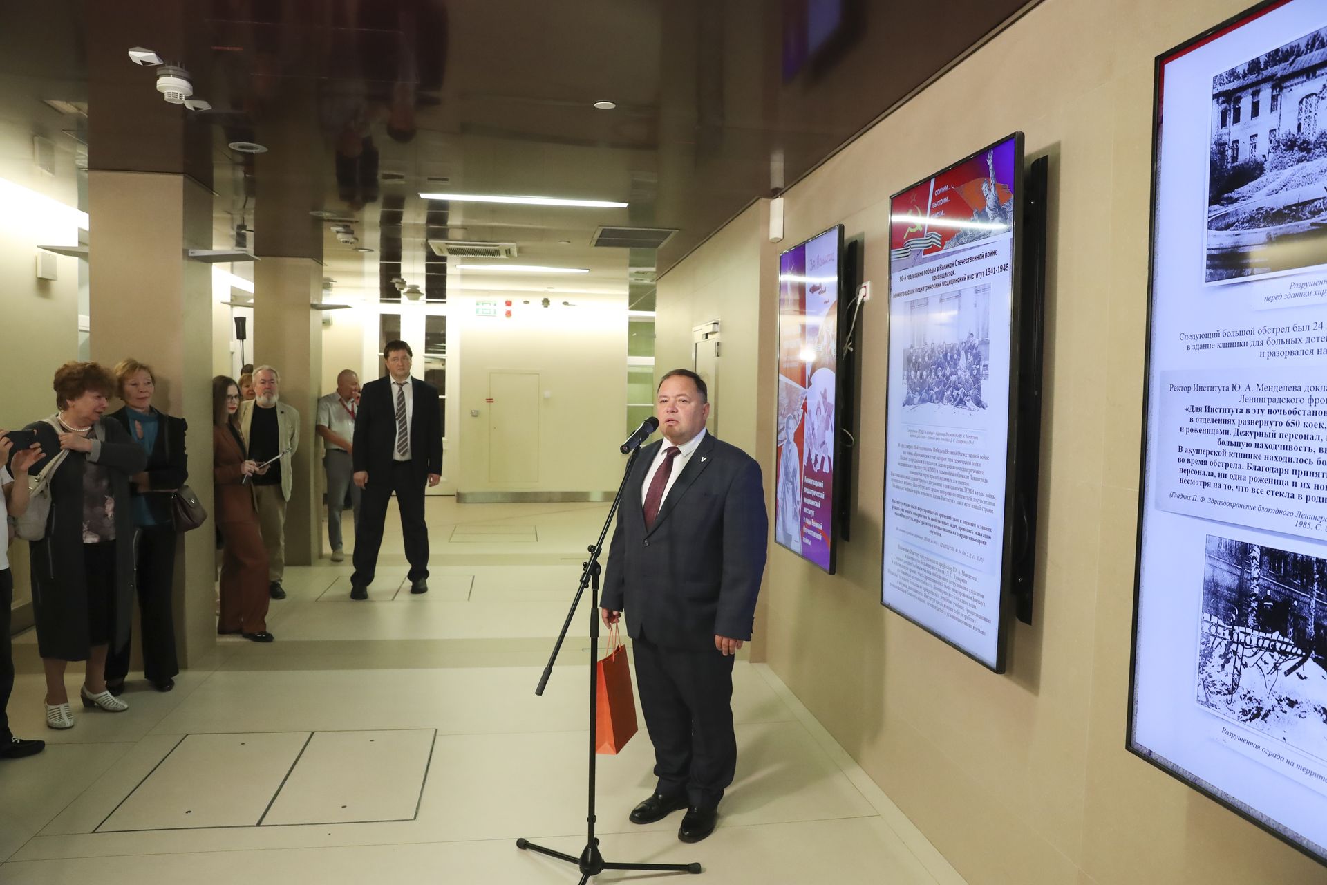 В Президентской библиотеке открылась выставка, посвященная подвигу ленинградских педиатров2
