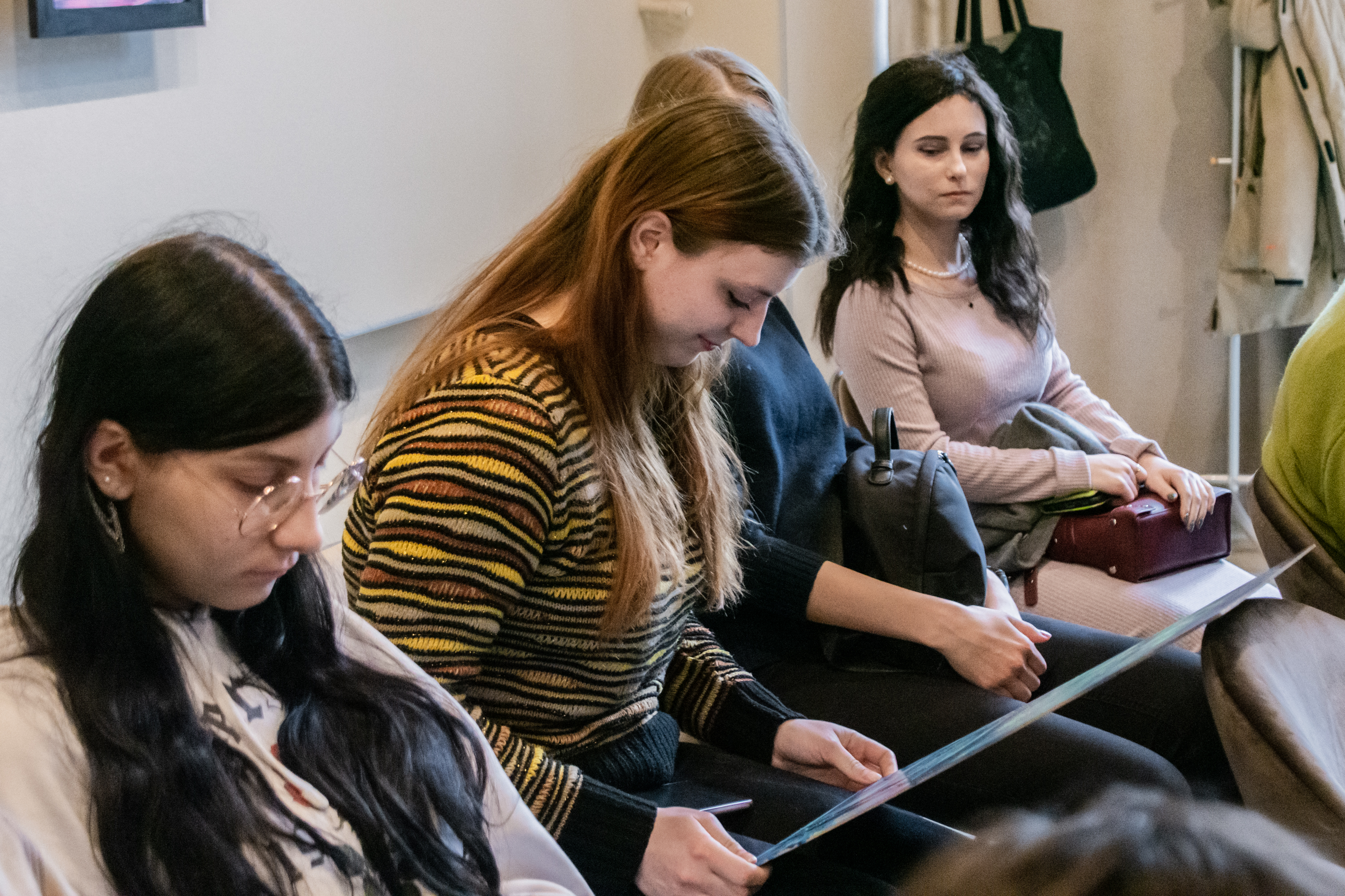 В медиацентре «Культура Петербурга» открылась выставка аэрозольной живописи Алены Логиновой 4