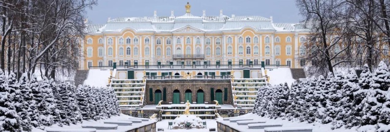 Обложка: Петергоф зимой.
