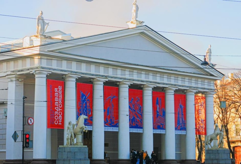 Манеж повышает статус