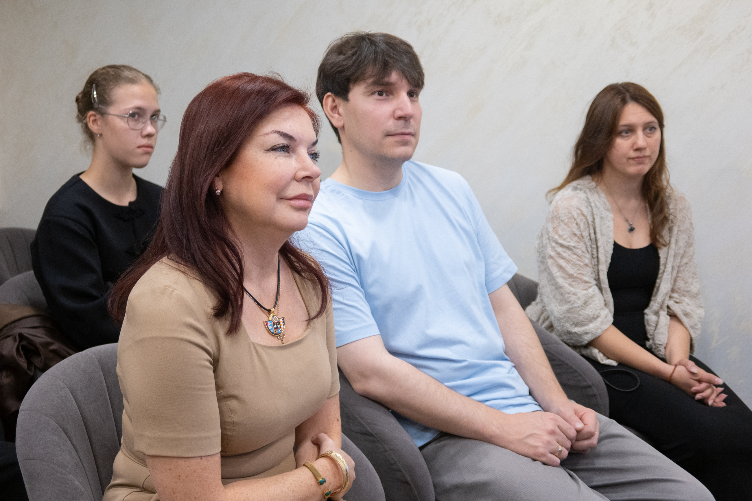 Выставка «Мастерская. Диалог поколений» открылась в Институте культурных программ 19