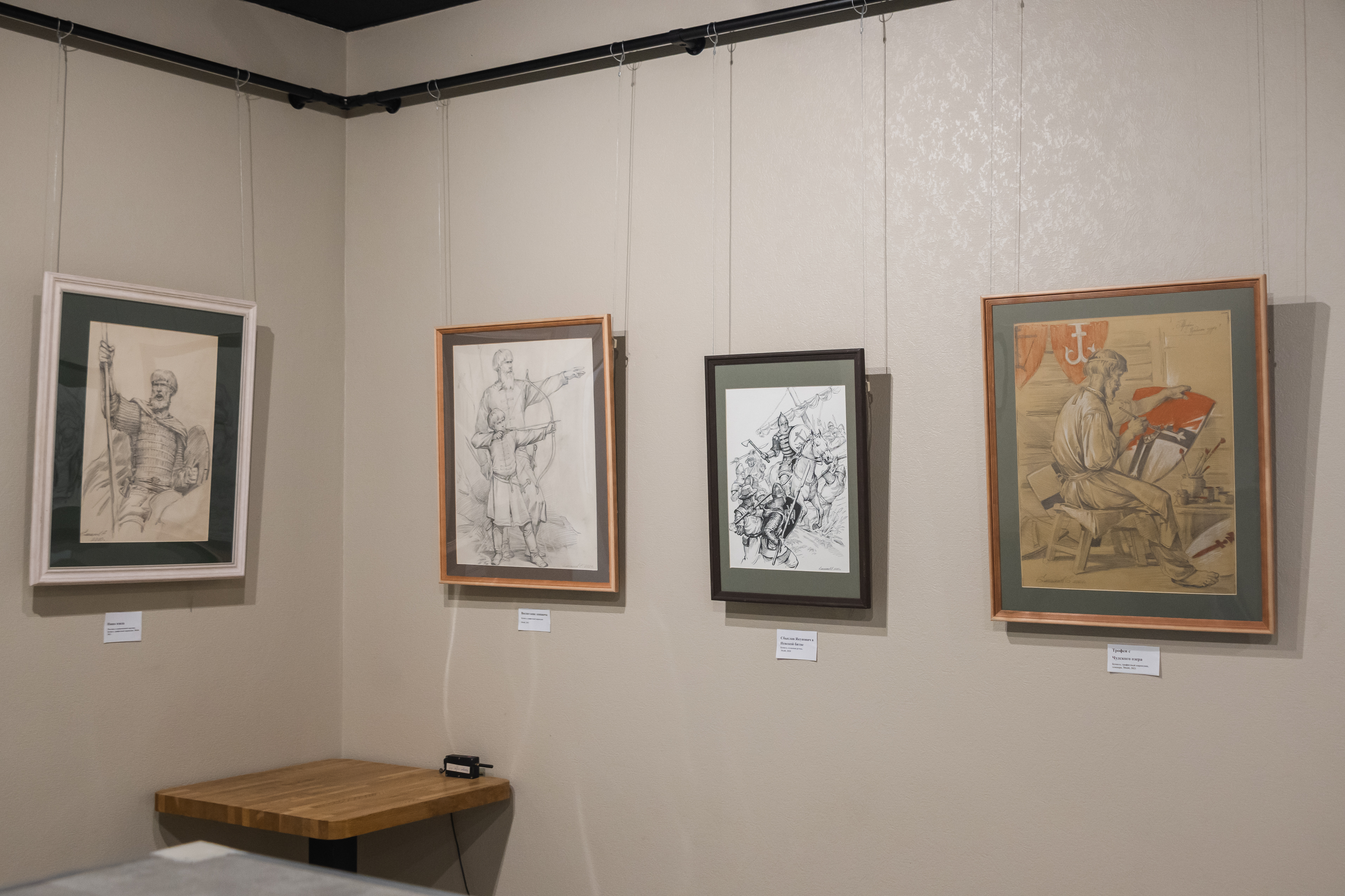 В медиацентре «Культура Петербурга» открылась выставка картин о героях разных эпох 5