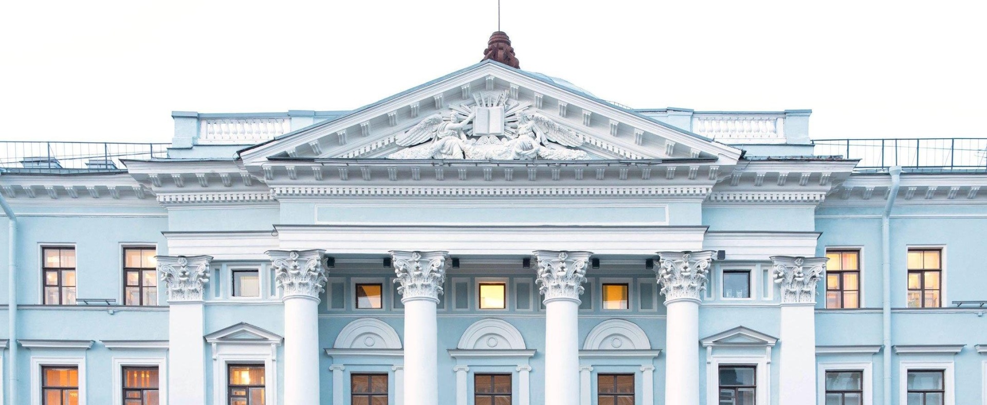 Обложка: В Маяковке представят новые книги о Петербурге