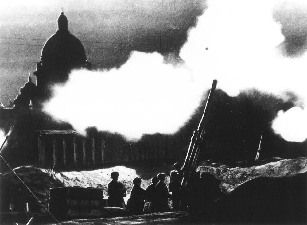 Заставка: Ленинград во время Блокады