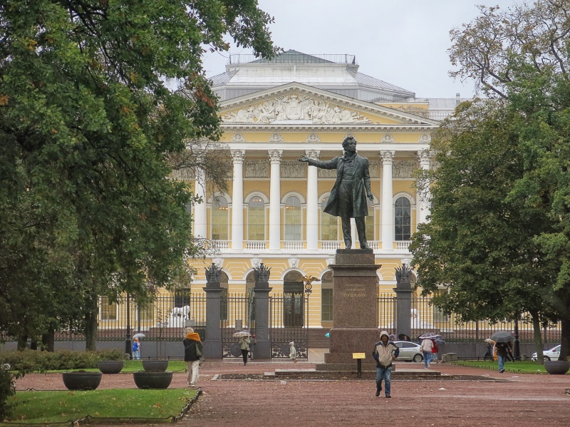 В культуру русскую влюблён