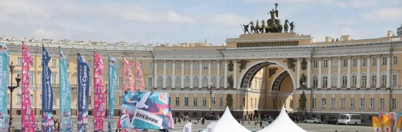 Обложка: Международный книжный салон откроется на Дворцовой уже через месяц