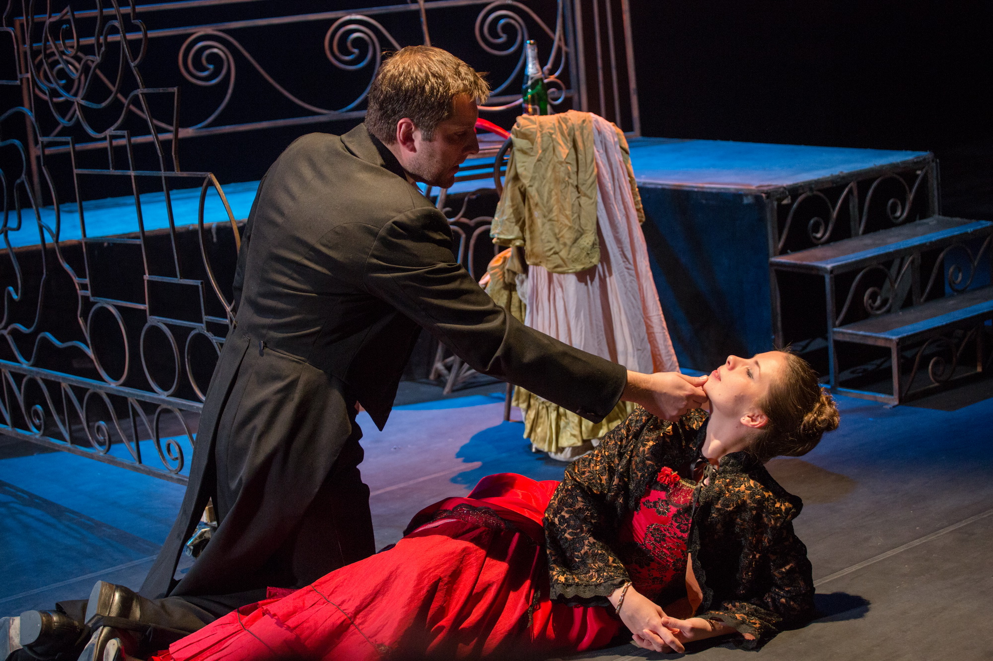 В театре на Фонтанке проведут квартирник, экскурсию и праздничный вечер1