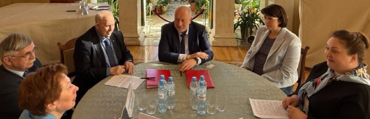 Федерация космонавтики и музей политической истории подписали соглашение о сотрудничестве