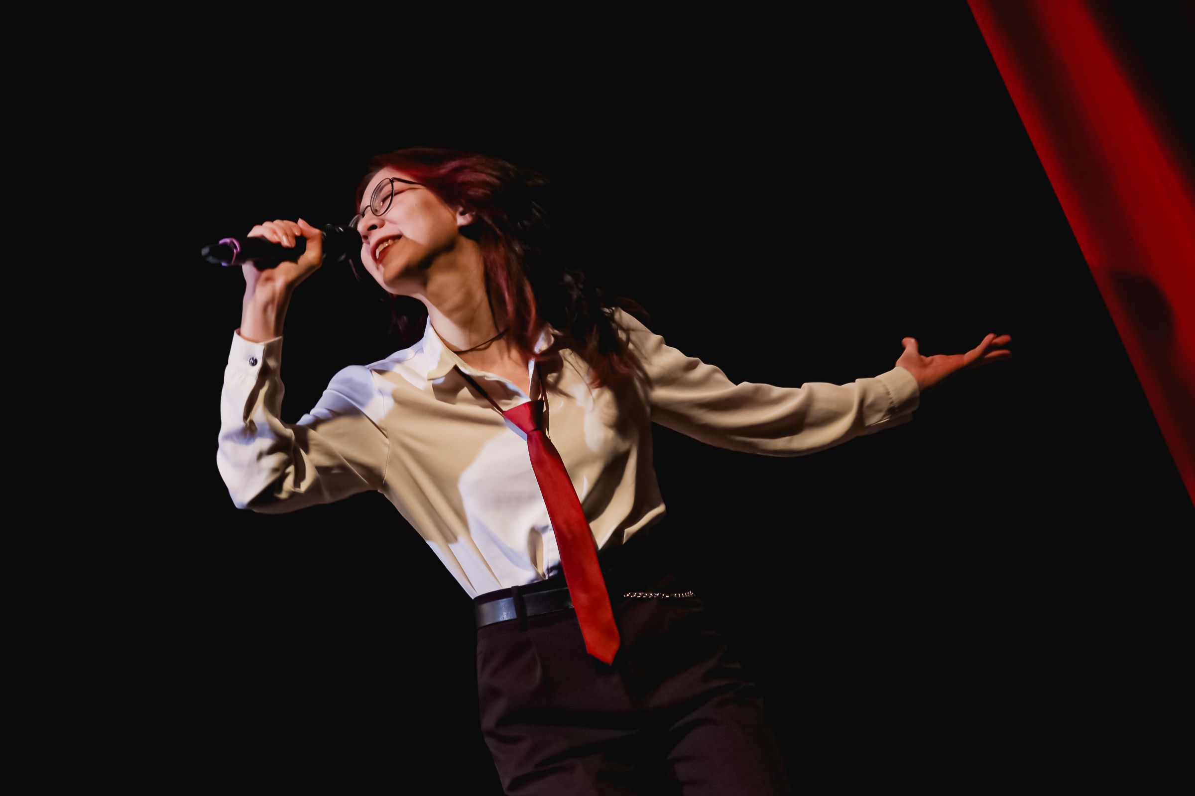 В Северной столице показали, как старшее поколение поёт на жестовом языке20