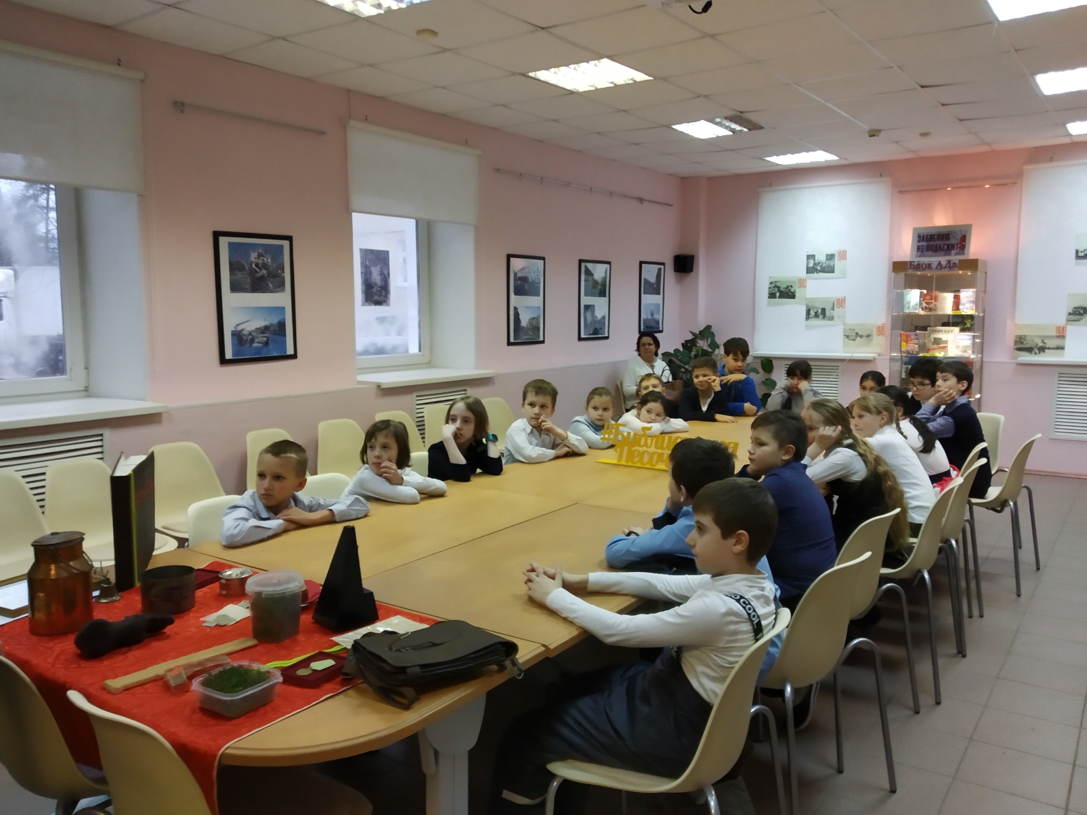 Библиотека поселка Песочный 5
