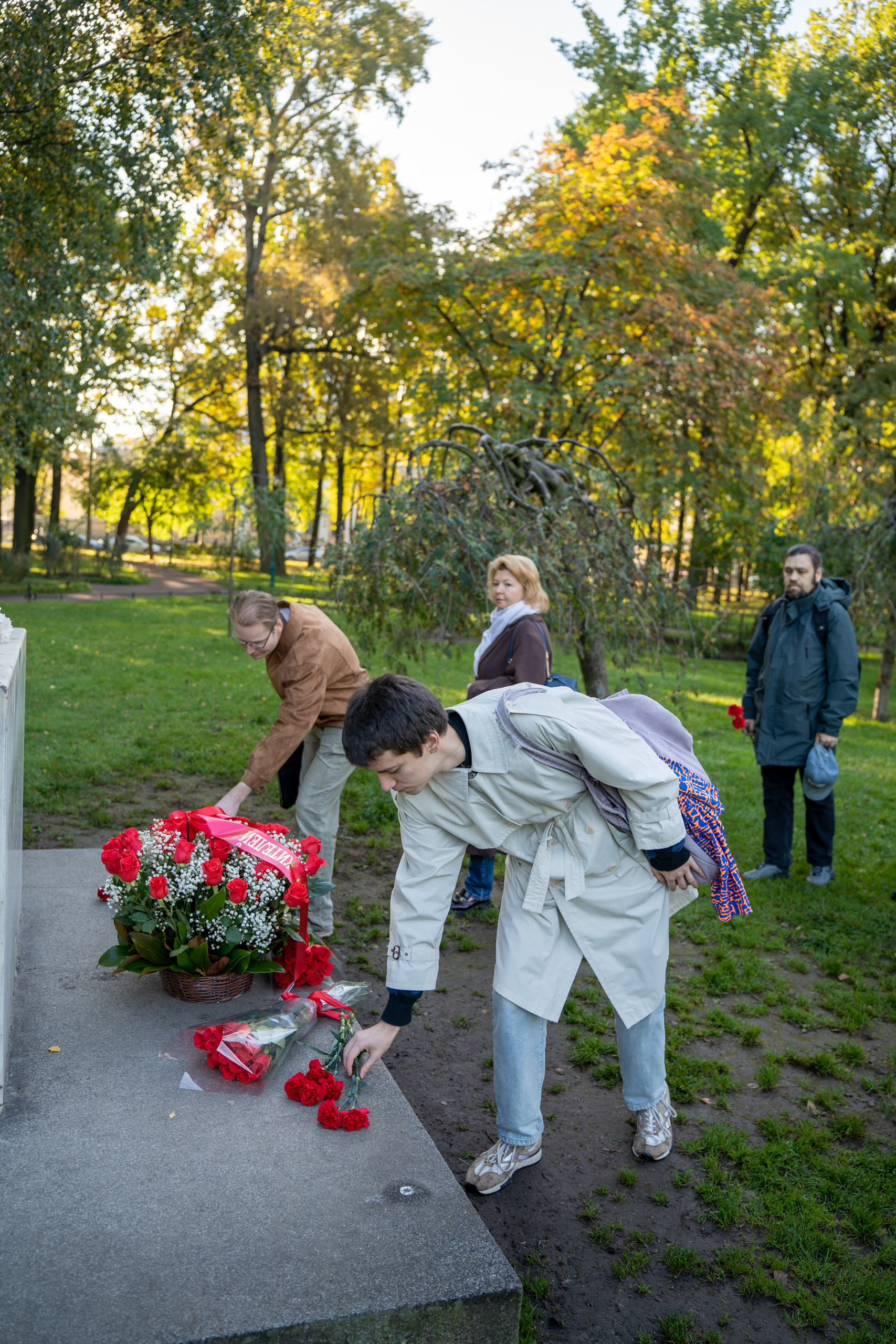 Петербург почтил память Сергея Есенина6