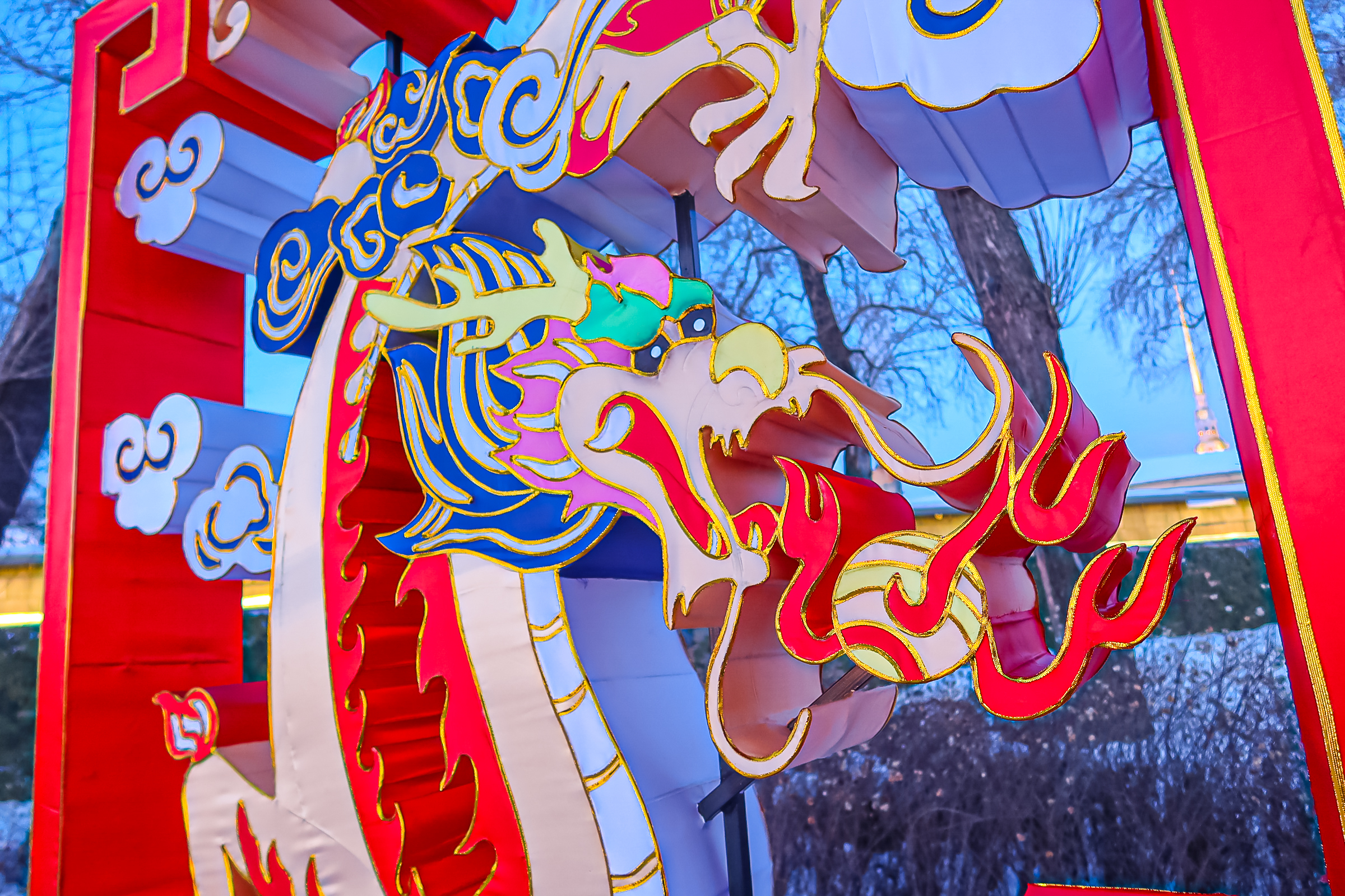 Драконы и фениксы из Цзыгуна поселились на Заячьем острове7