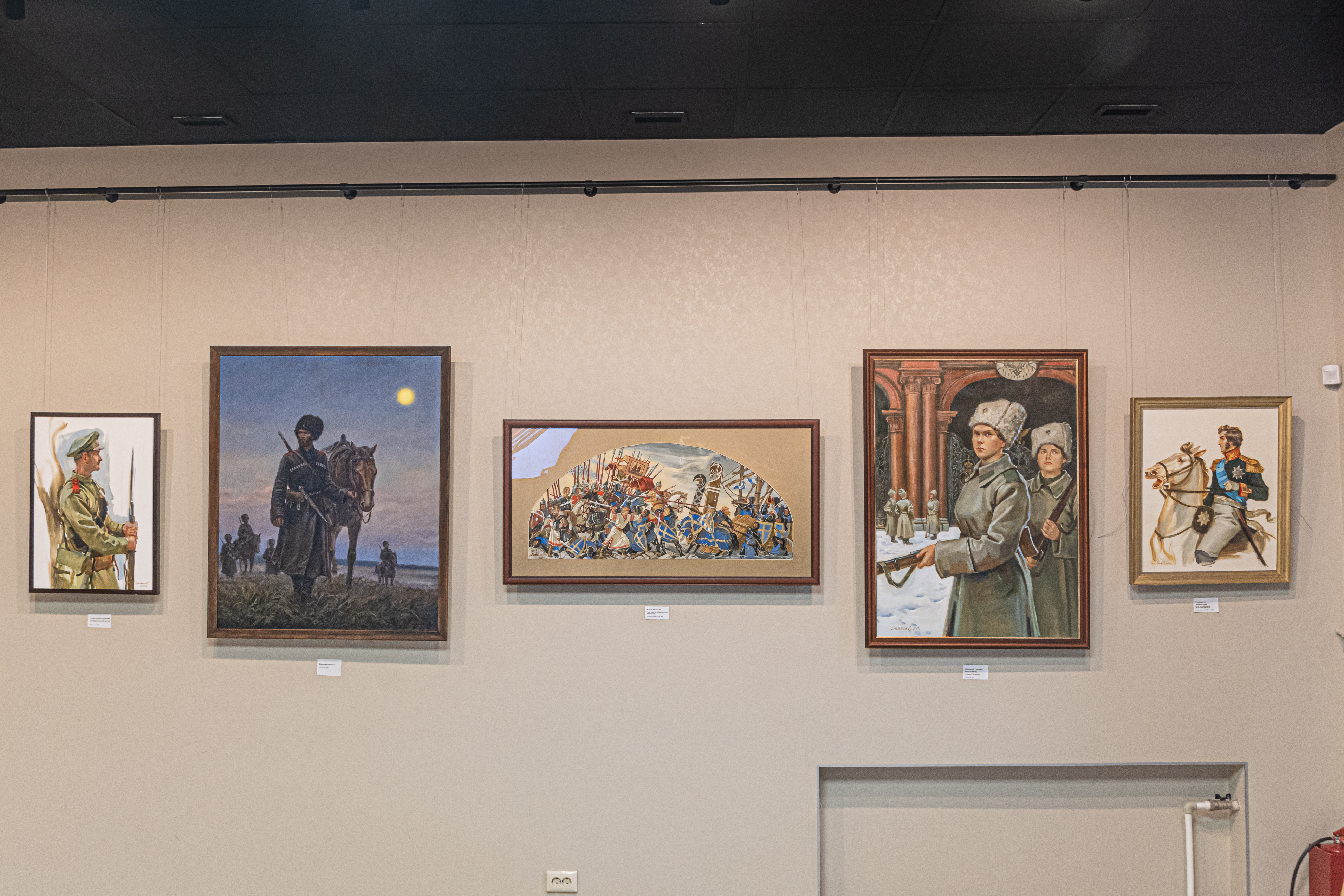 В медиацентре «Культура Петербурга» открылась выставка картин о героях разных эпох 1