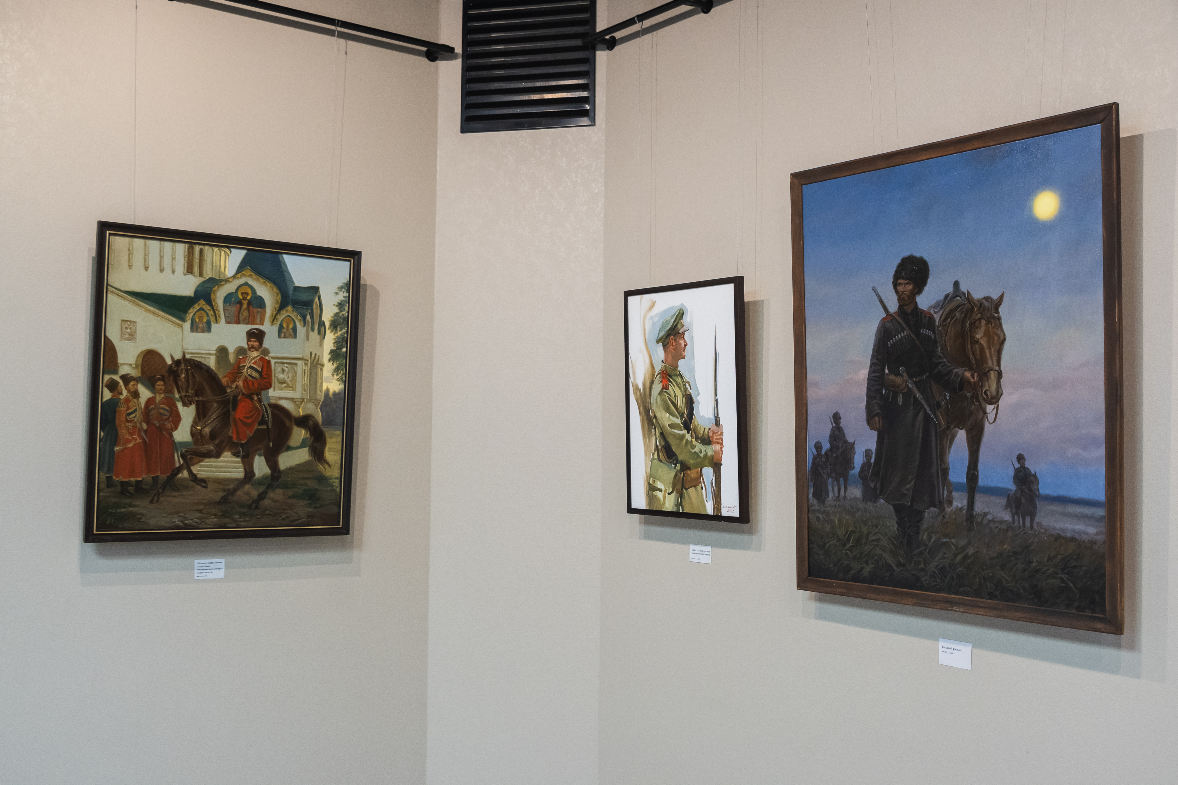 В медиацентре «Культура Петербурга» открылась выставка картин о героях разных эпох 3