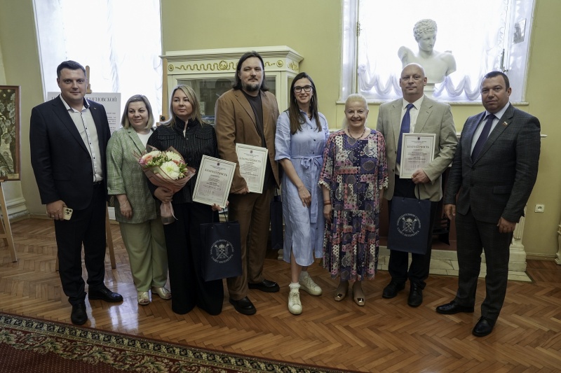 В Мариинском дворце открылась выставка «Полководцы Семёновской слободы» В Мариинском дворце открылась выставка «Полководцы Семёновской слободы»