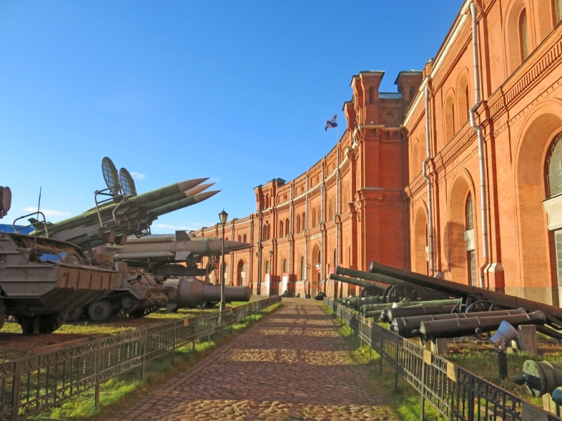  Военно-историческому музею артиллерии, инженерных войск и войск связи - 320 лет