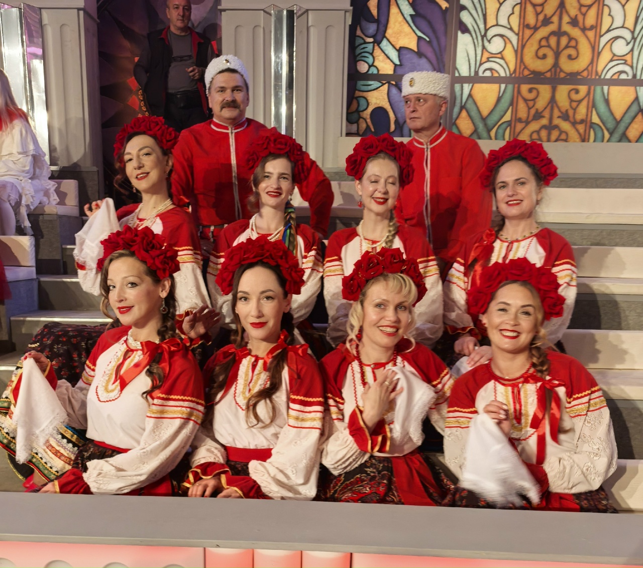 Петербургская фолк-группа «Жемчуга» спела на «Поле Чудес»1