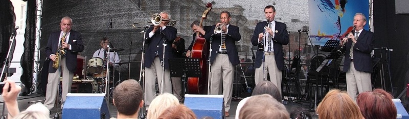 Фото заставки: Петербургский фестиваль джаза «Свинг белой ночи». Фото предоставлено пресс-службой Санкт-Петербургской филармонии джазовой музыки. Автор: Наталья Рыбакина. Правообладатель: Санкт-Петербургская филармония джазовой музыки.