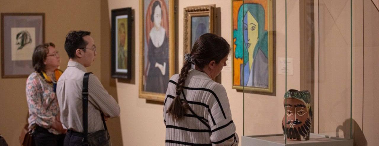 Обложка: Эрмитаж запустил экскурсии по выставке «Искусство портрета».