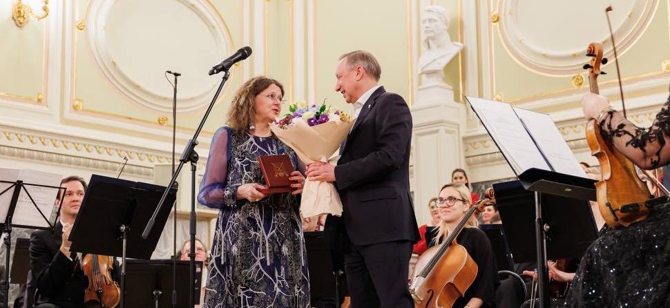 Руководителя Капеллы Ольгу Хомову наградили знаком отличия «За заслуги перед Санкт‑Петербургом»