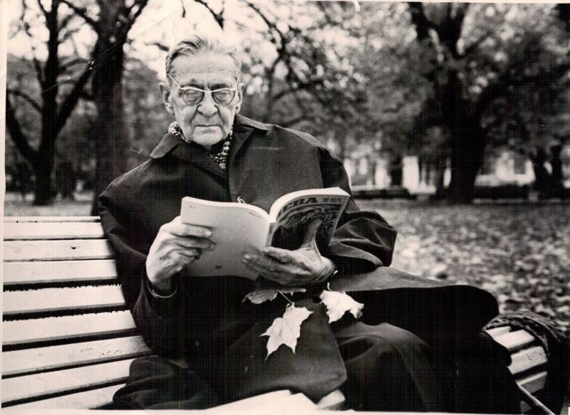 https://vk.com/@zmievkalib-poet-vsevolod-rozhdestvenskii-biografiya-tvorchestvo