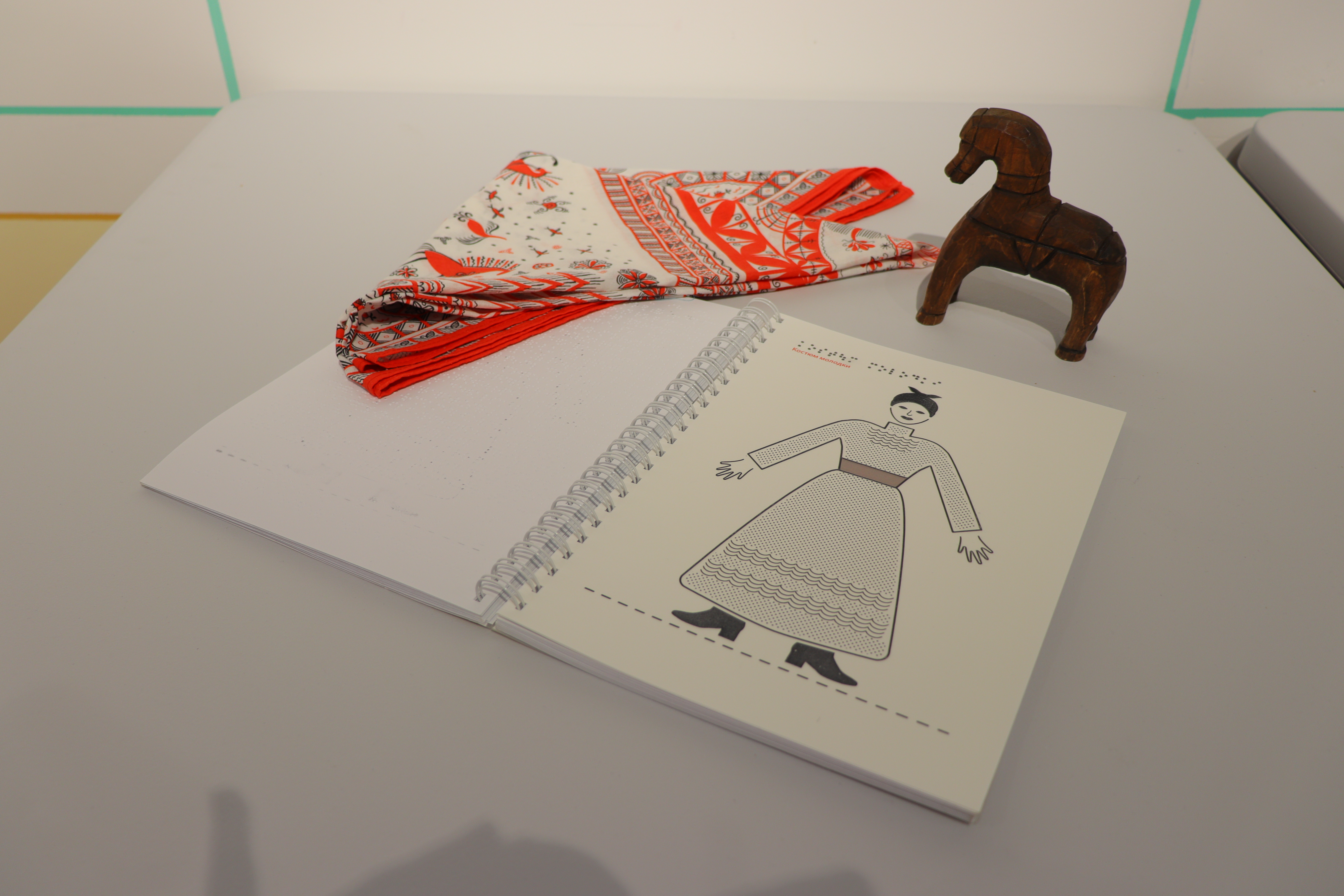 Интерактивная выставка о Ломоносове открывается в библиотеке для слепых 1