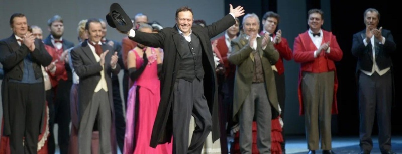 Обложка: Владимир Галузин. Фото: Валентин Барановский (2016).