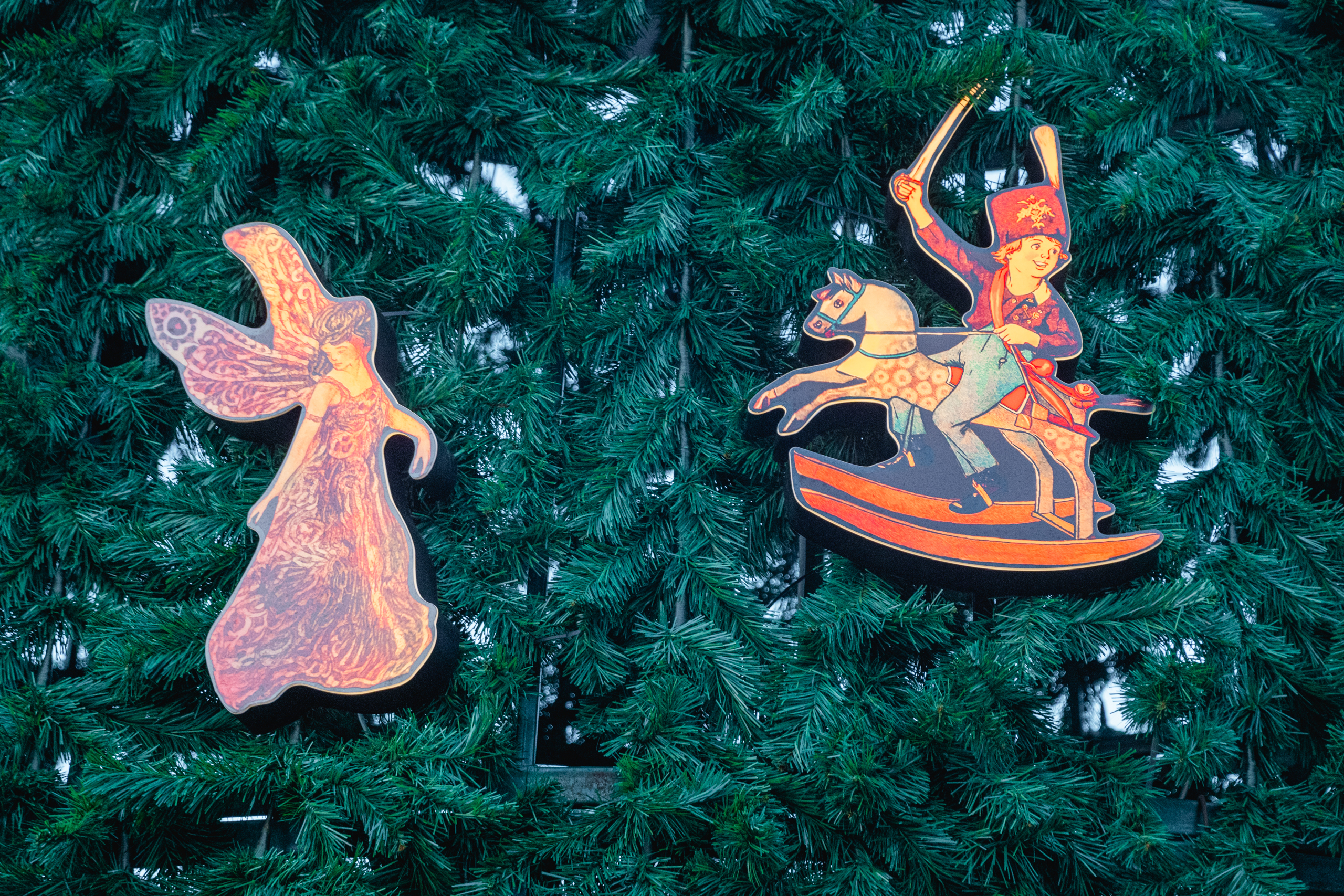 У «Манежа» можно полюбоваться елкой Бенуа3