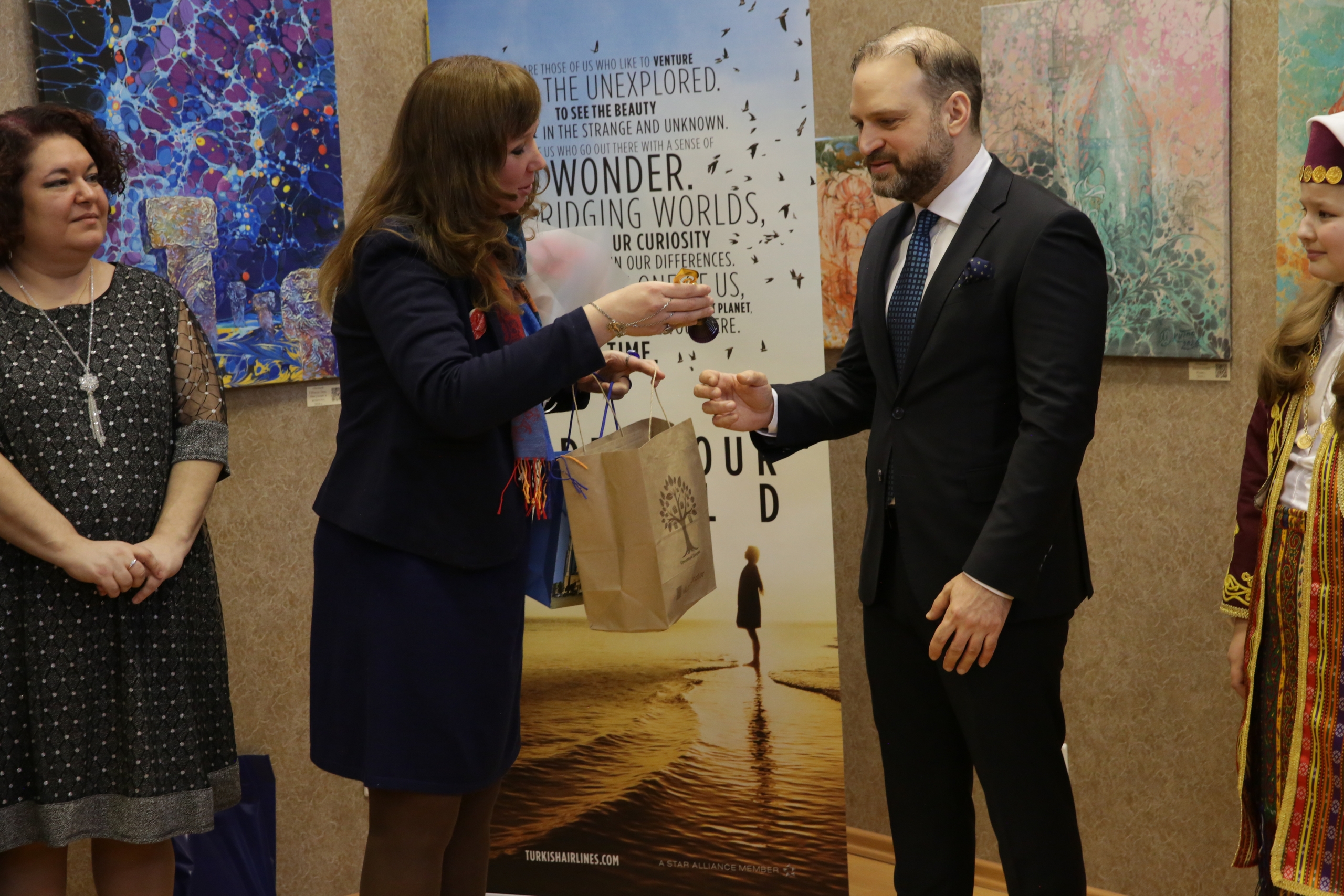 «Турция глазами русского художника» — открытие выставки Айгуль Окутан в Санкт-Петербурге6