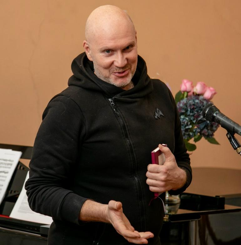 Вадим Назаров: «Бумажная книга – это божий дар, в ней есть магия»