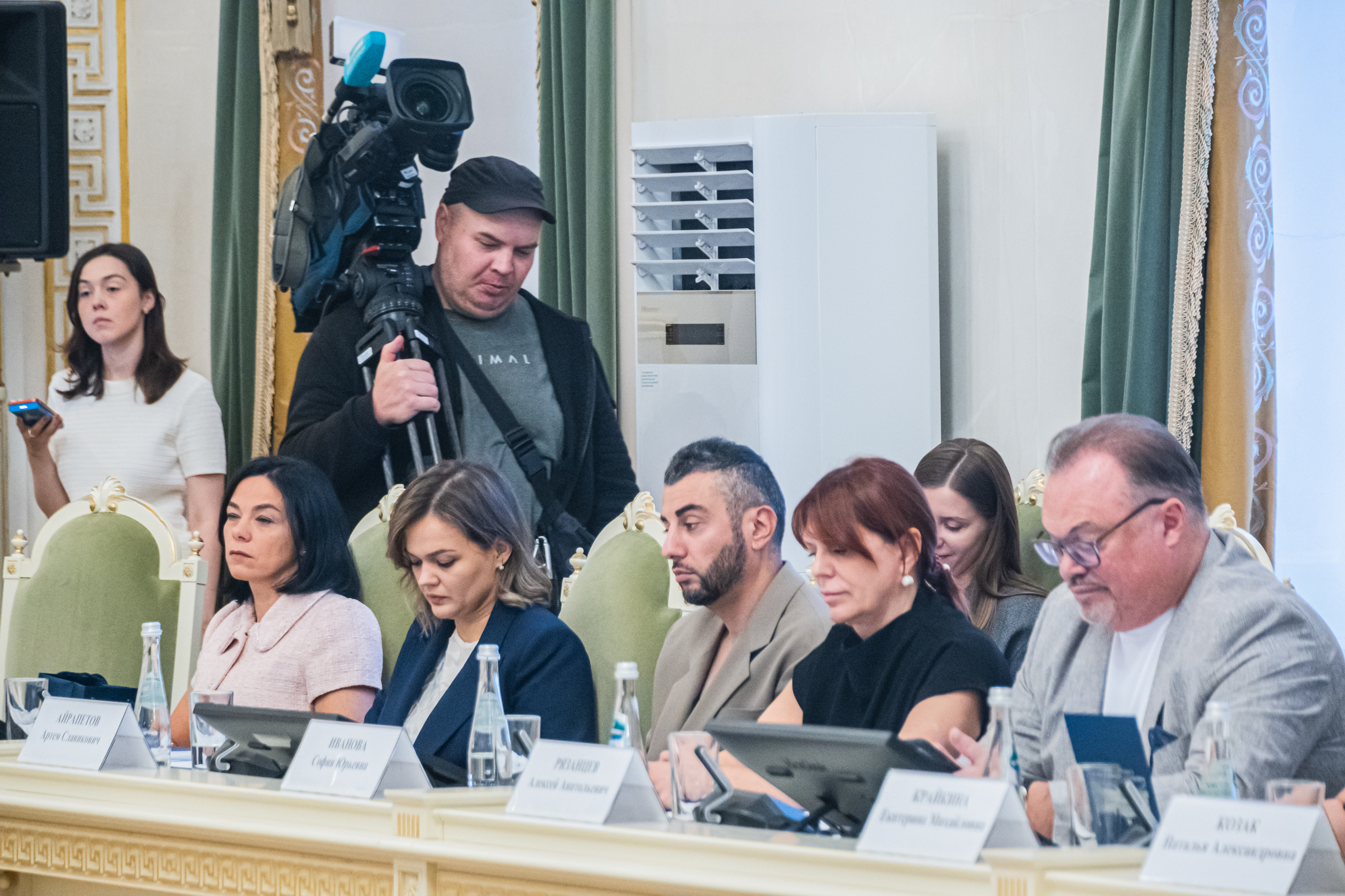 В Законодательном Собрании обсудили кинопроизводство в России и странах ближнего зарубежья11