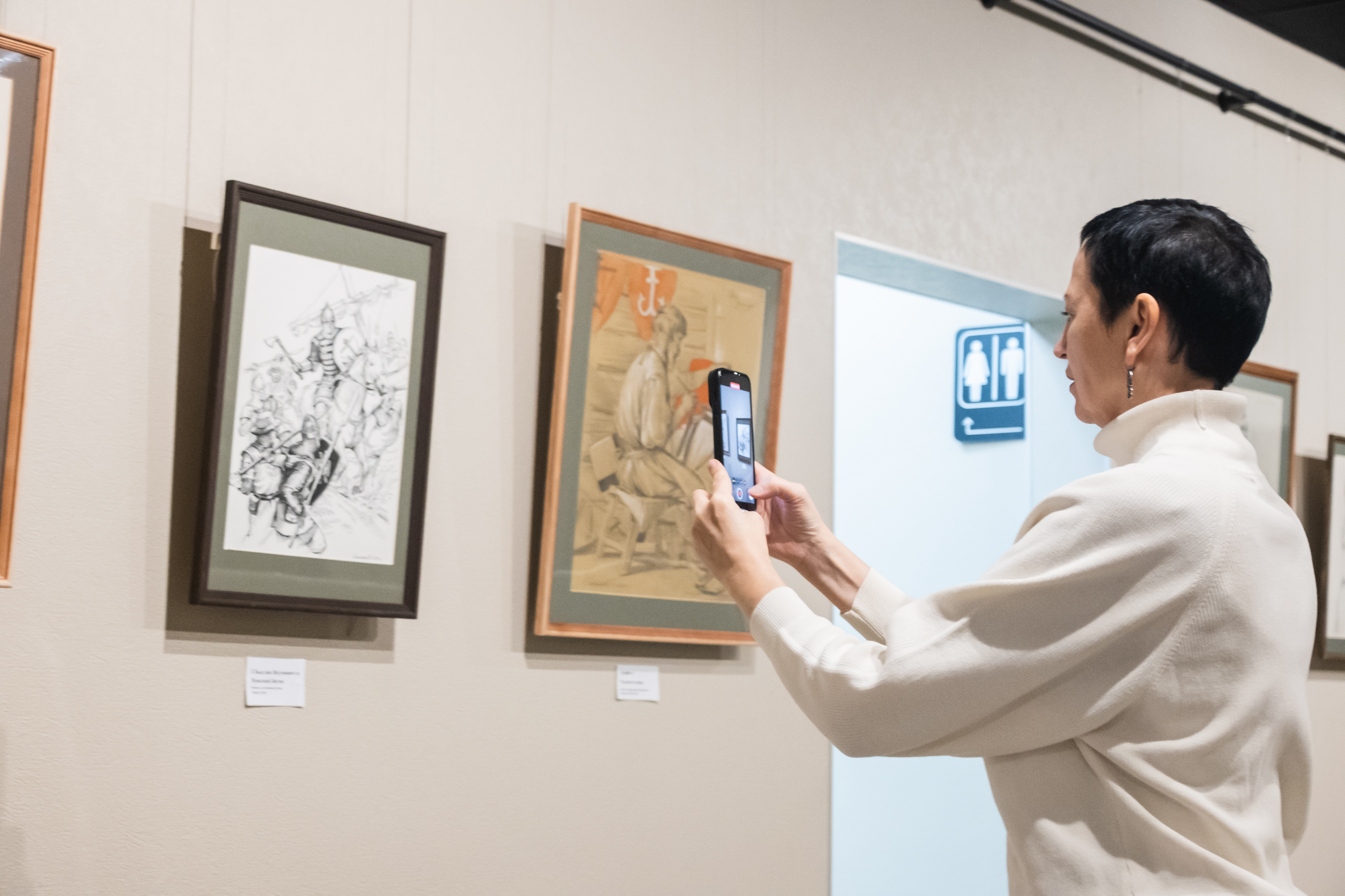 В медиацентре «Культура Петербурга» открылась выставка картин о героях разных эпох 15