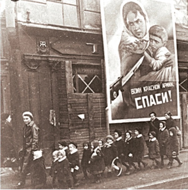 В центре «Россия – моя история» откроется выставка работ блокадного фотографа Бориса Кудоярова 5