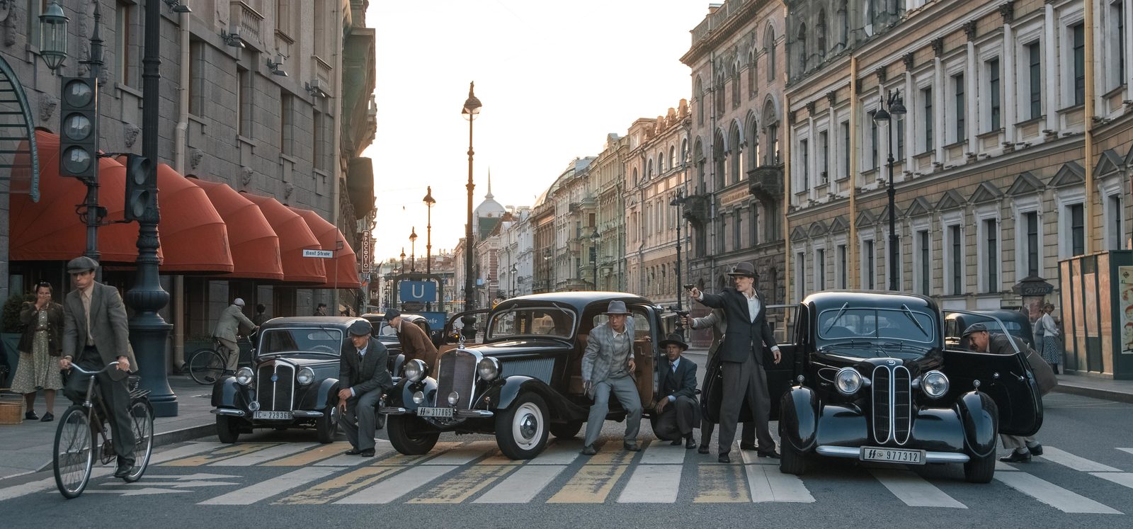Зачем перекрывали Исаакиевскую площадь - узнаем на Первом канале1