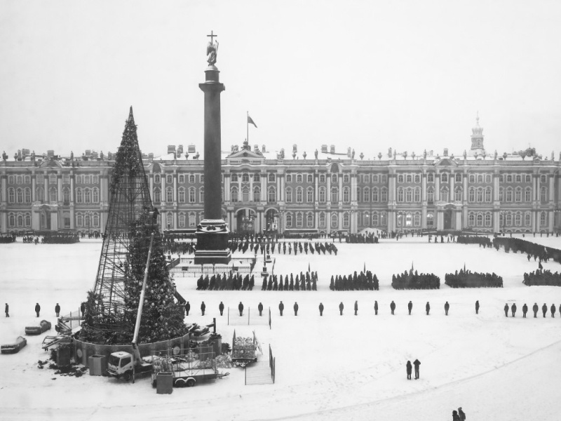 Как Петроград был переименован в Ленинград
