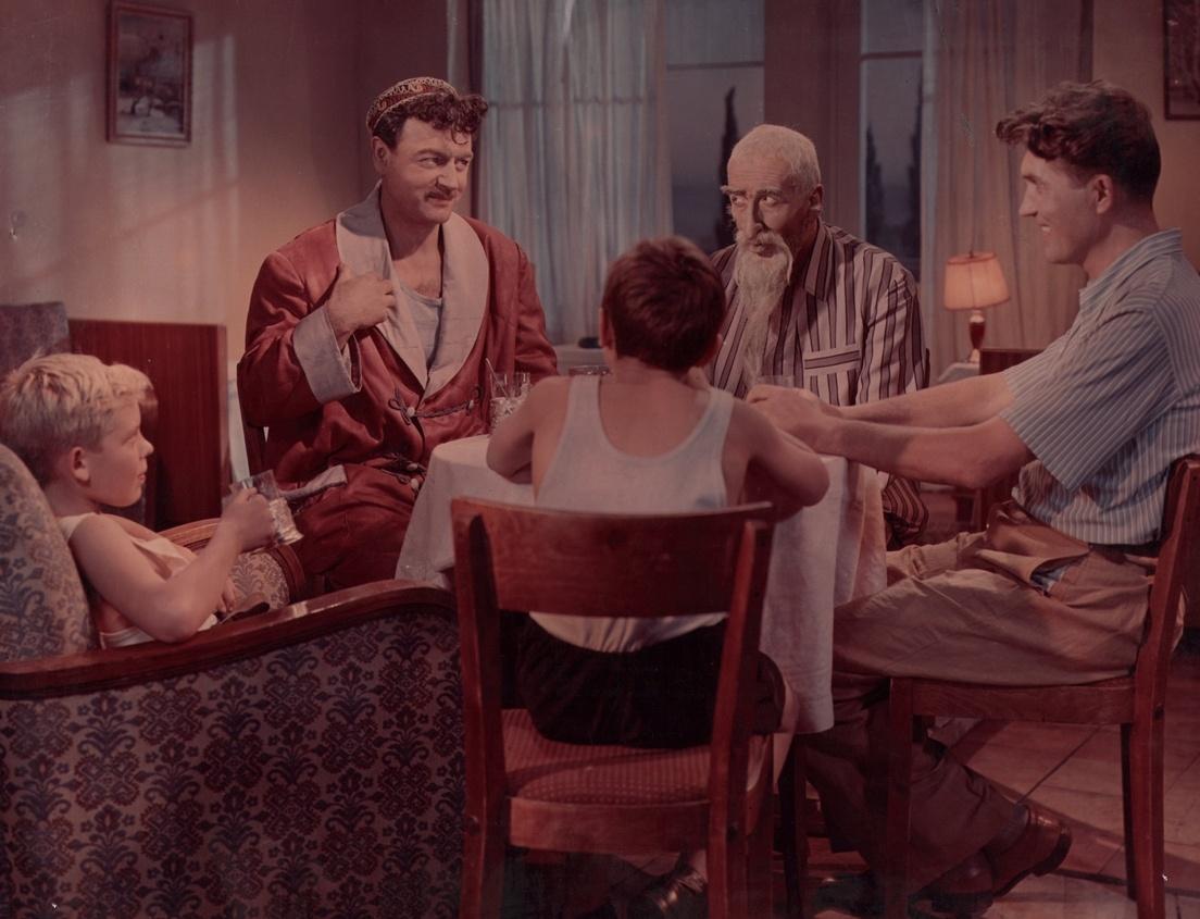 https://www.lenfilm.ru/cinema/filmography/annotation_catalog/208/