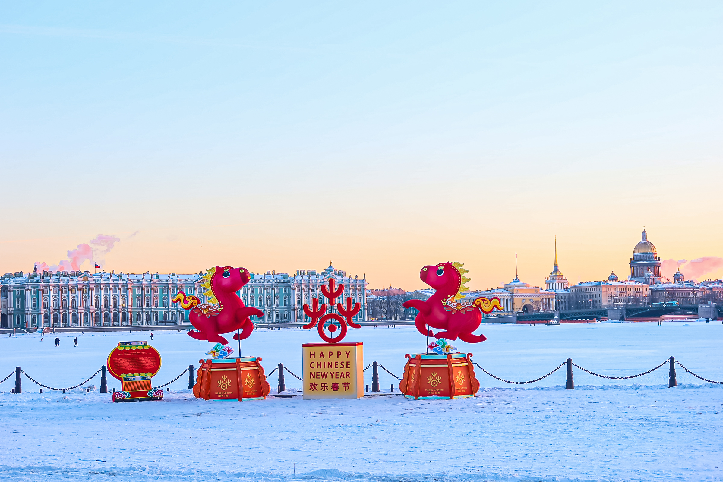 Драконы и фениксы из Цзыгуна поселились на Заячьем острове2