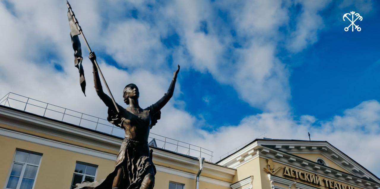 Обложка: В Петербурге открыли памятник Жанне д’Арк