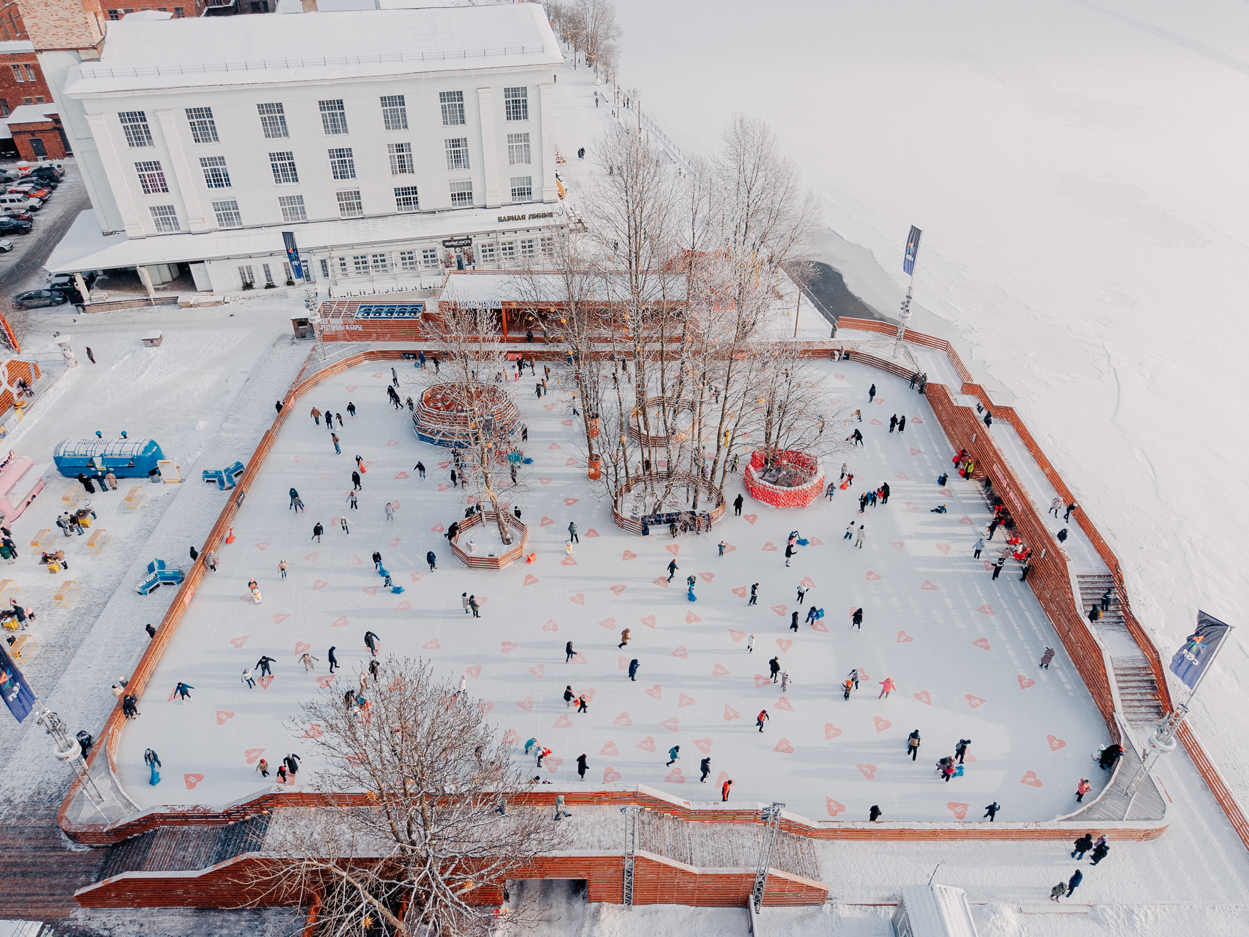 Студенты смогут бесплатно покататься на «Катке у моря» 1