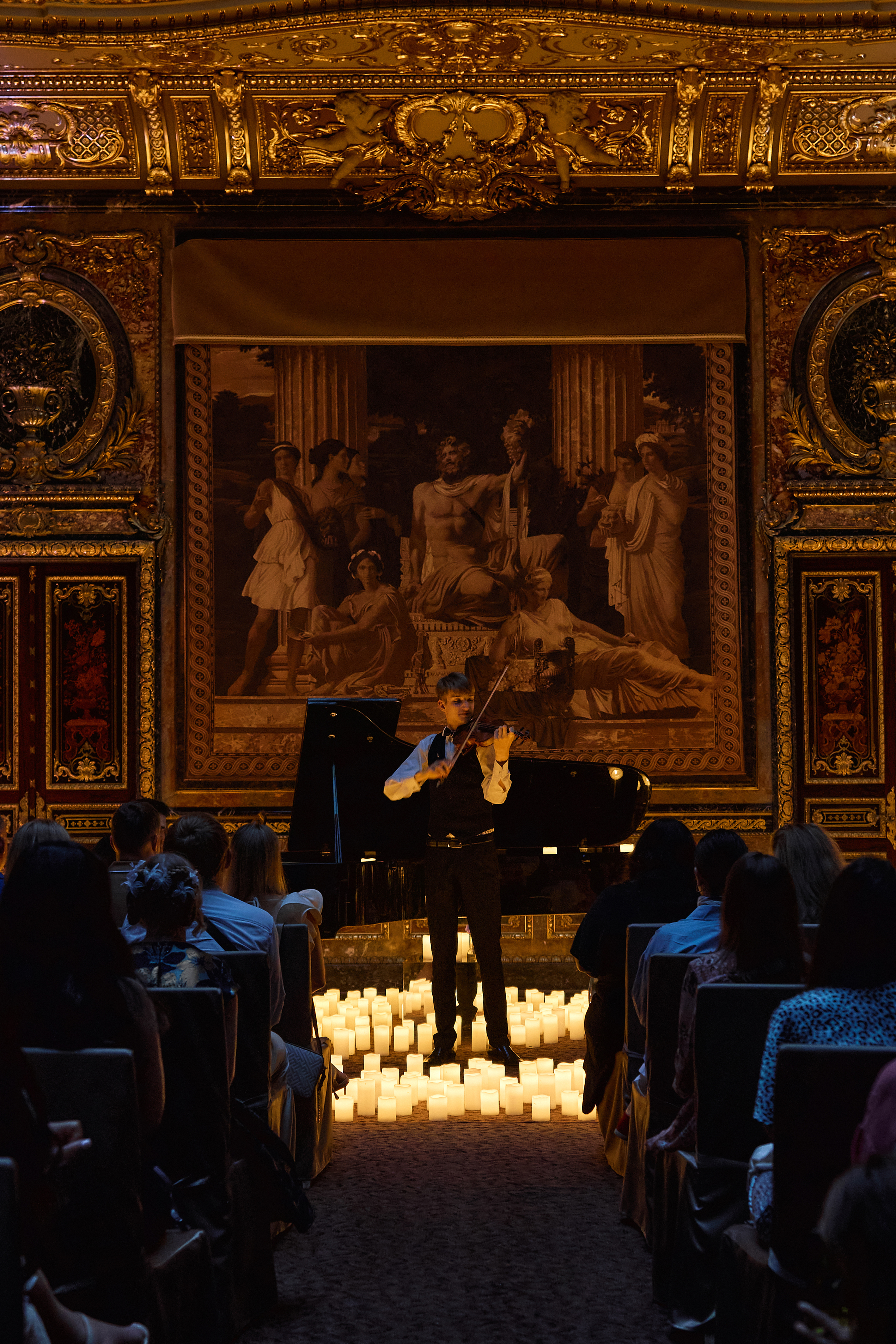 В Особняке Половцова исполнят музыку среди свечей4