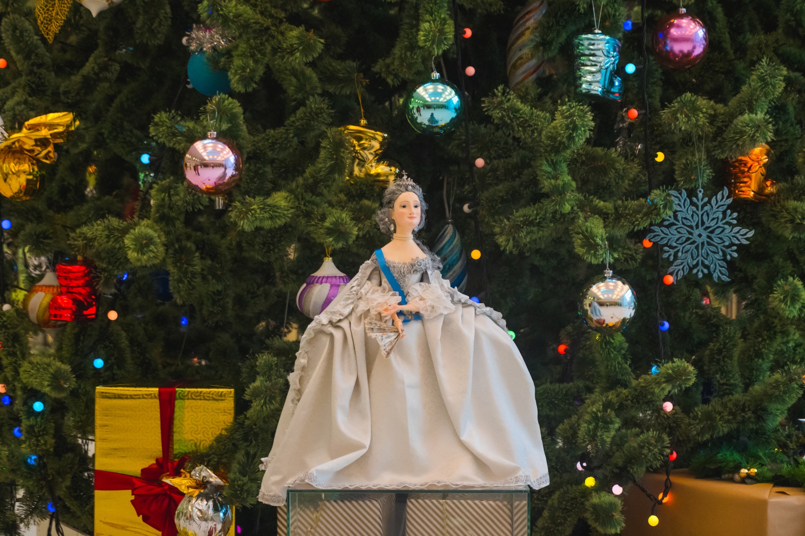 Эрмитаж показывает наследие петербургских модельеров от Меликовой до Бухинника