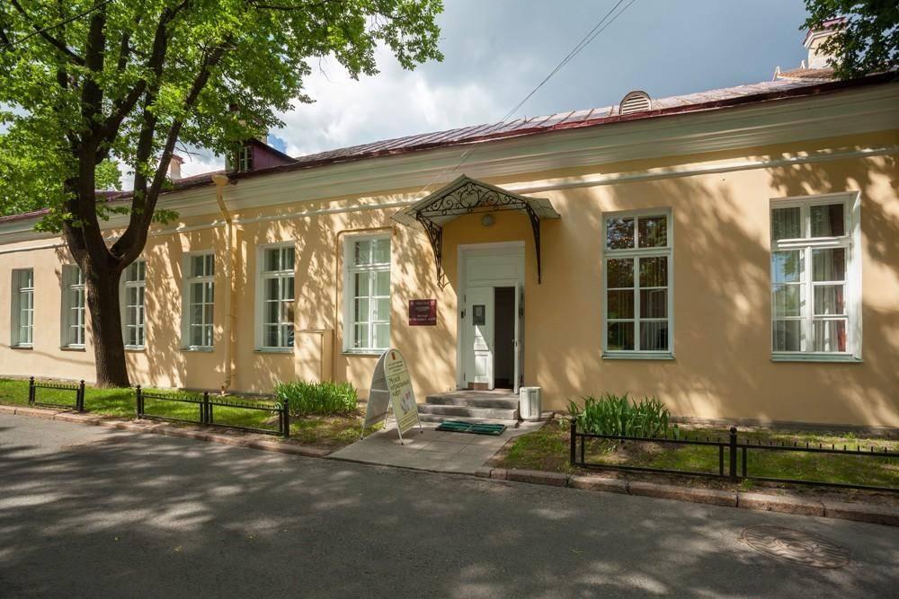 Дом игральных карт